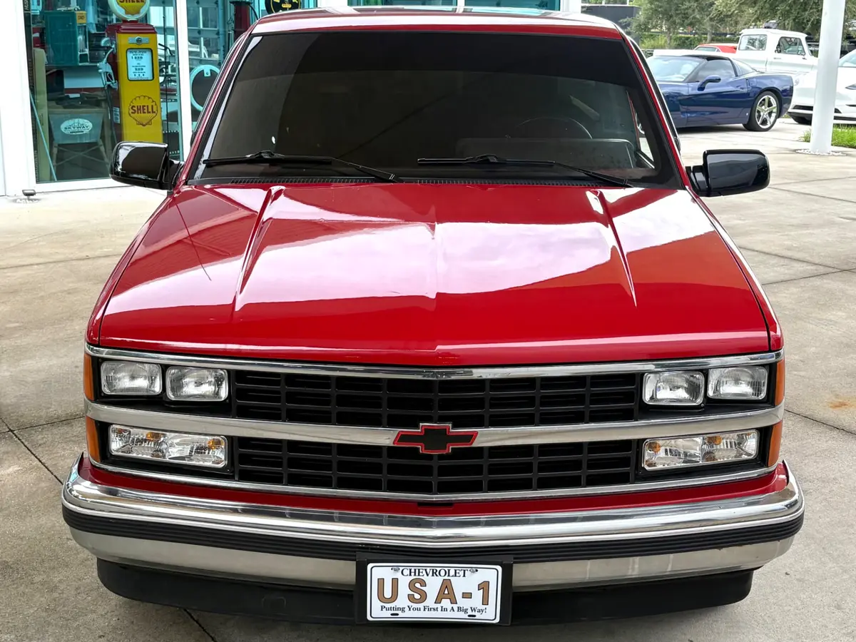 Vehicle photo 3
