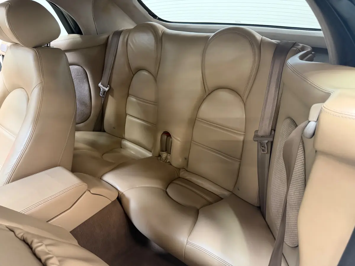 Vehicle photo 27