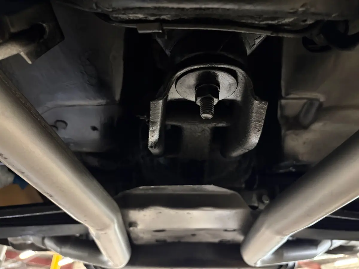 Vehicle photo 38