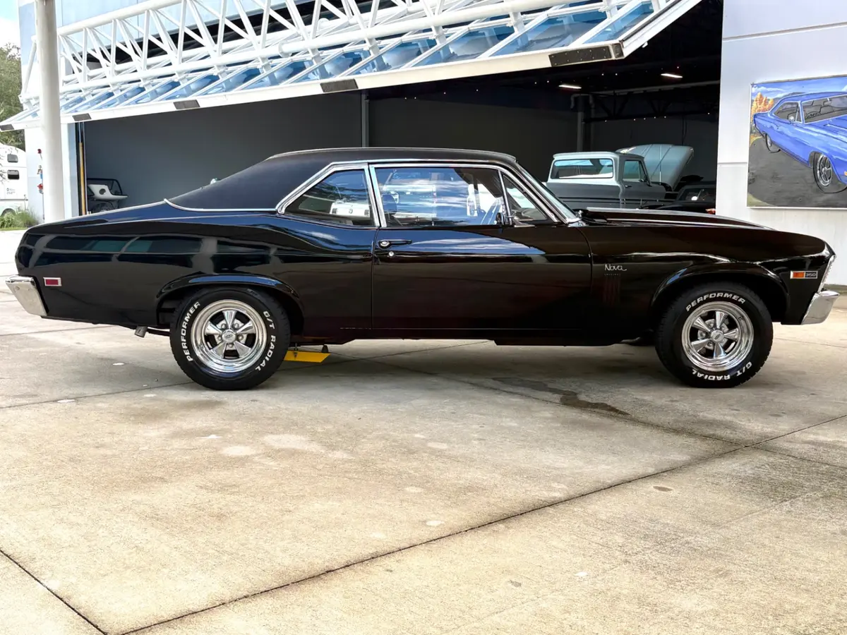 Vehicle photo 5