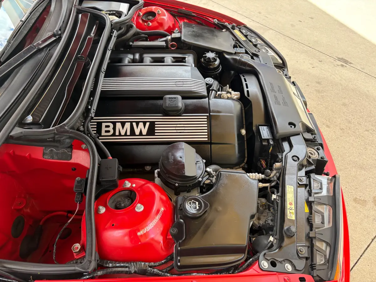 Vehicle photo 27