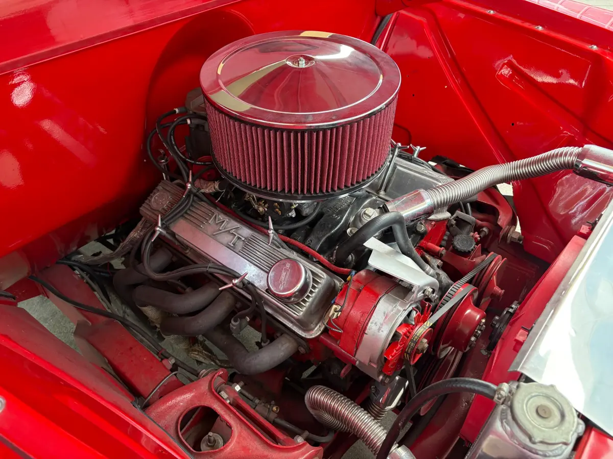 Vehicle photo 25