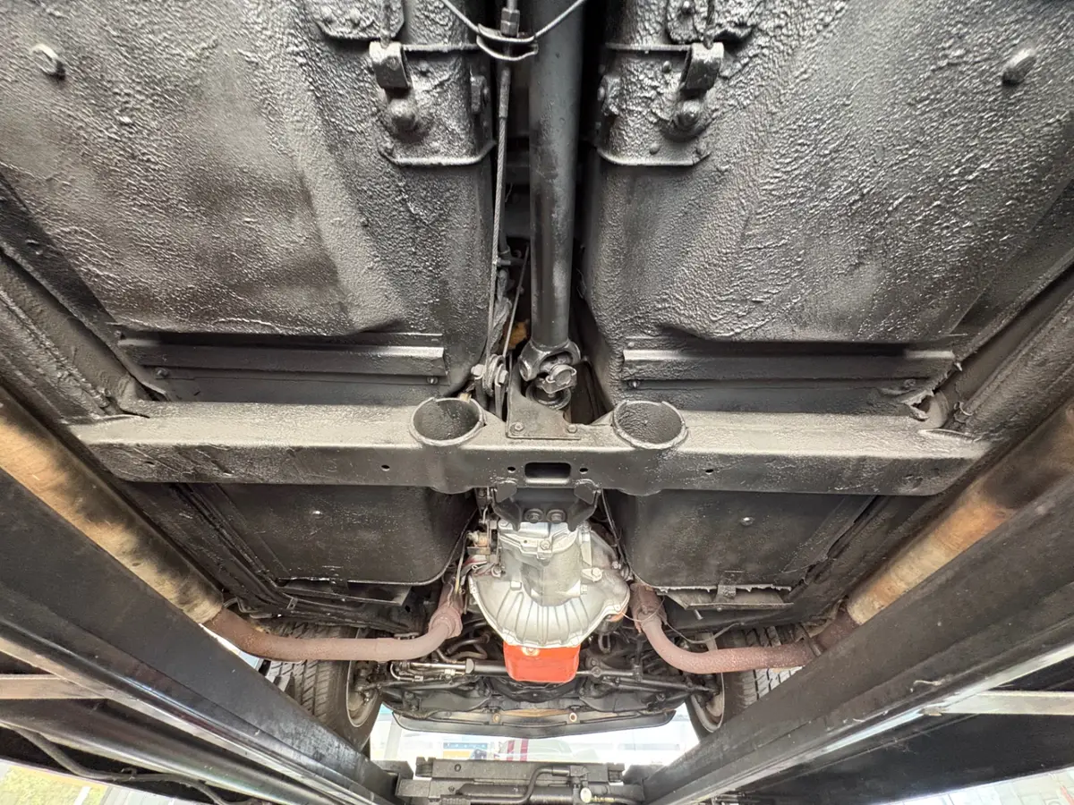 Vehicle photo 52