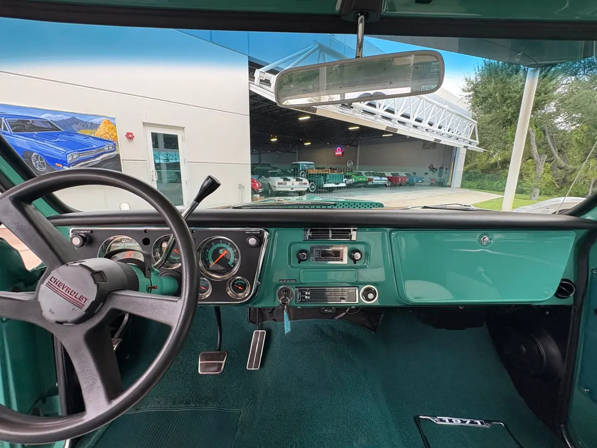 Vehicle photo 39