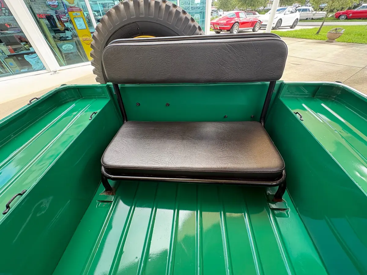 Vehicle photo 34
