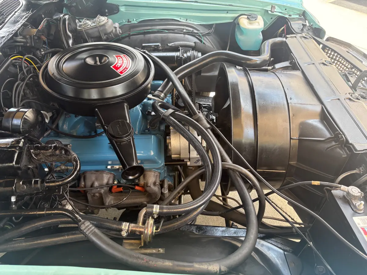 Vehicle photo 30