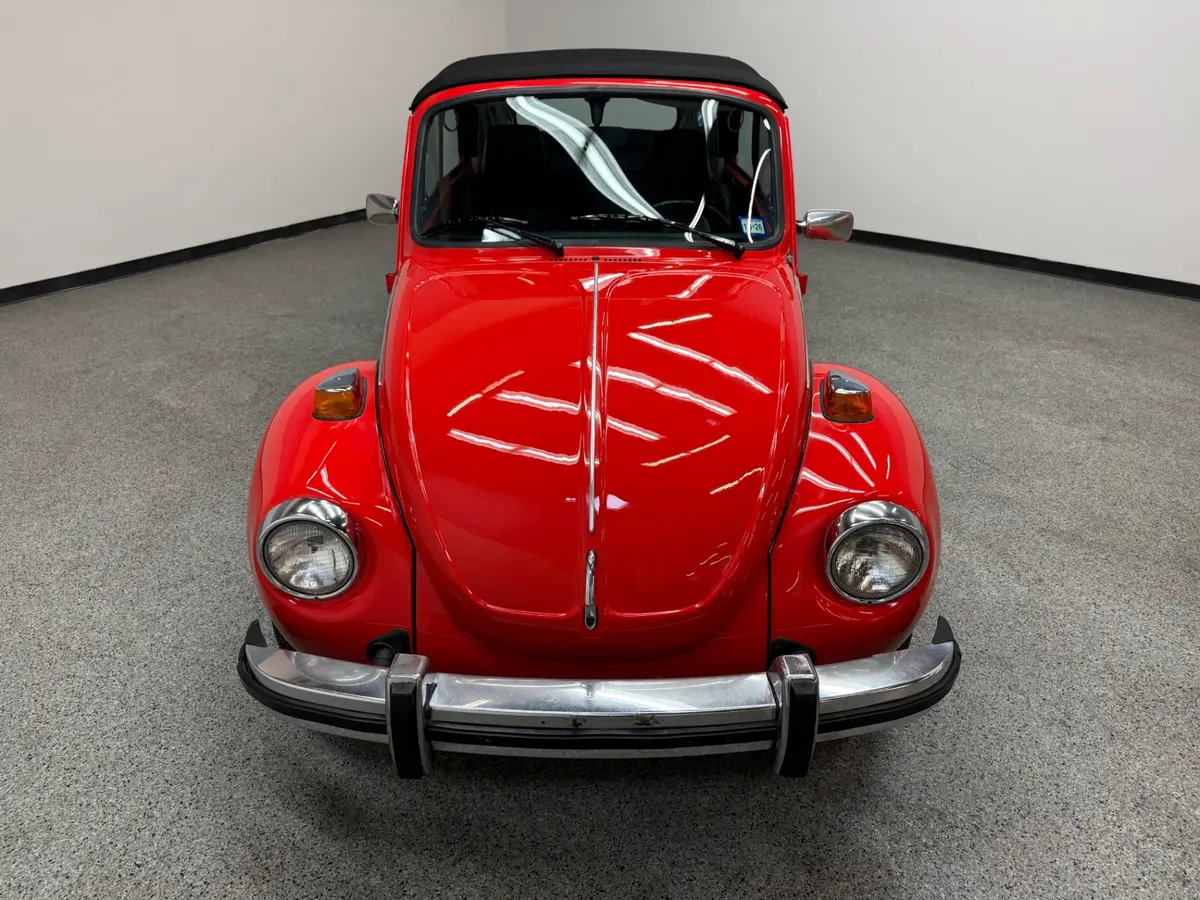 Vehicle photo 12
