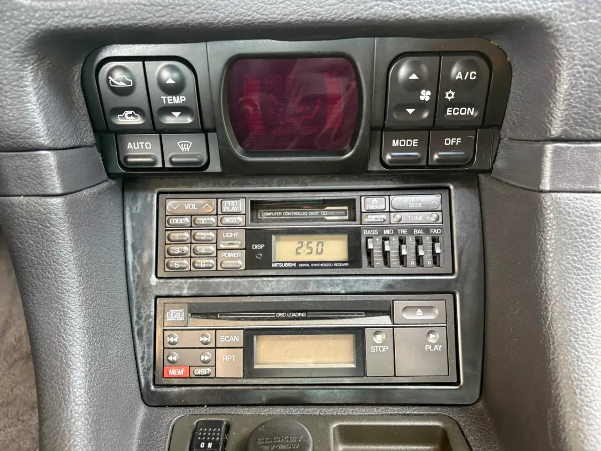 Vehicle photo 44