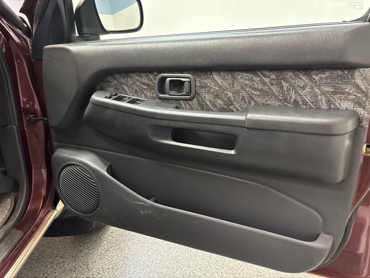 Vehicle photo 21