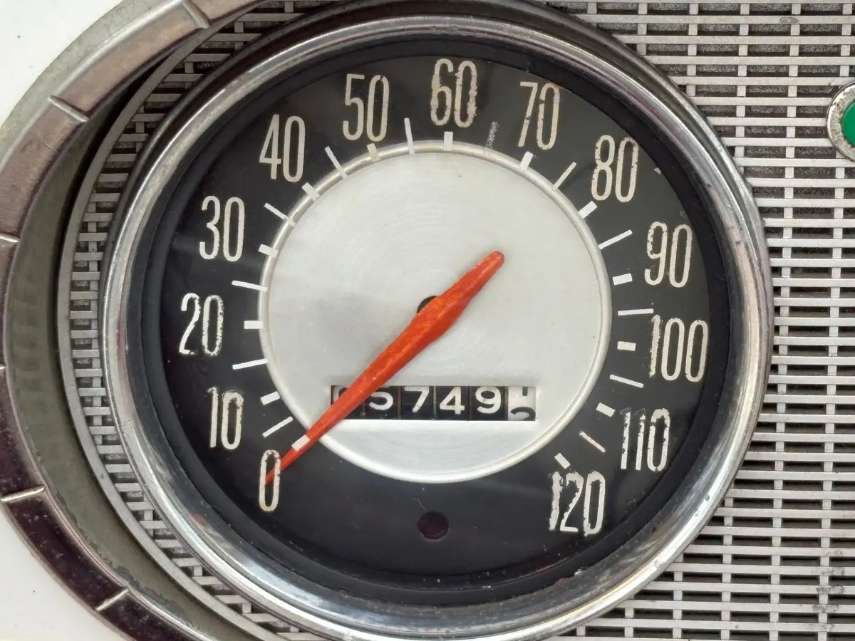 Vehicle photo 30