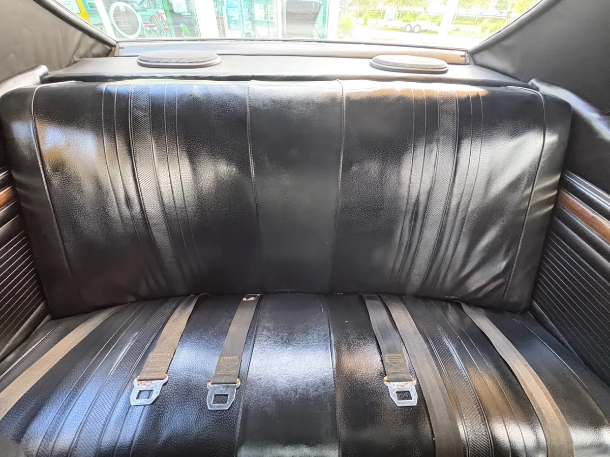 Vehicle photo 38
