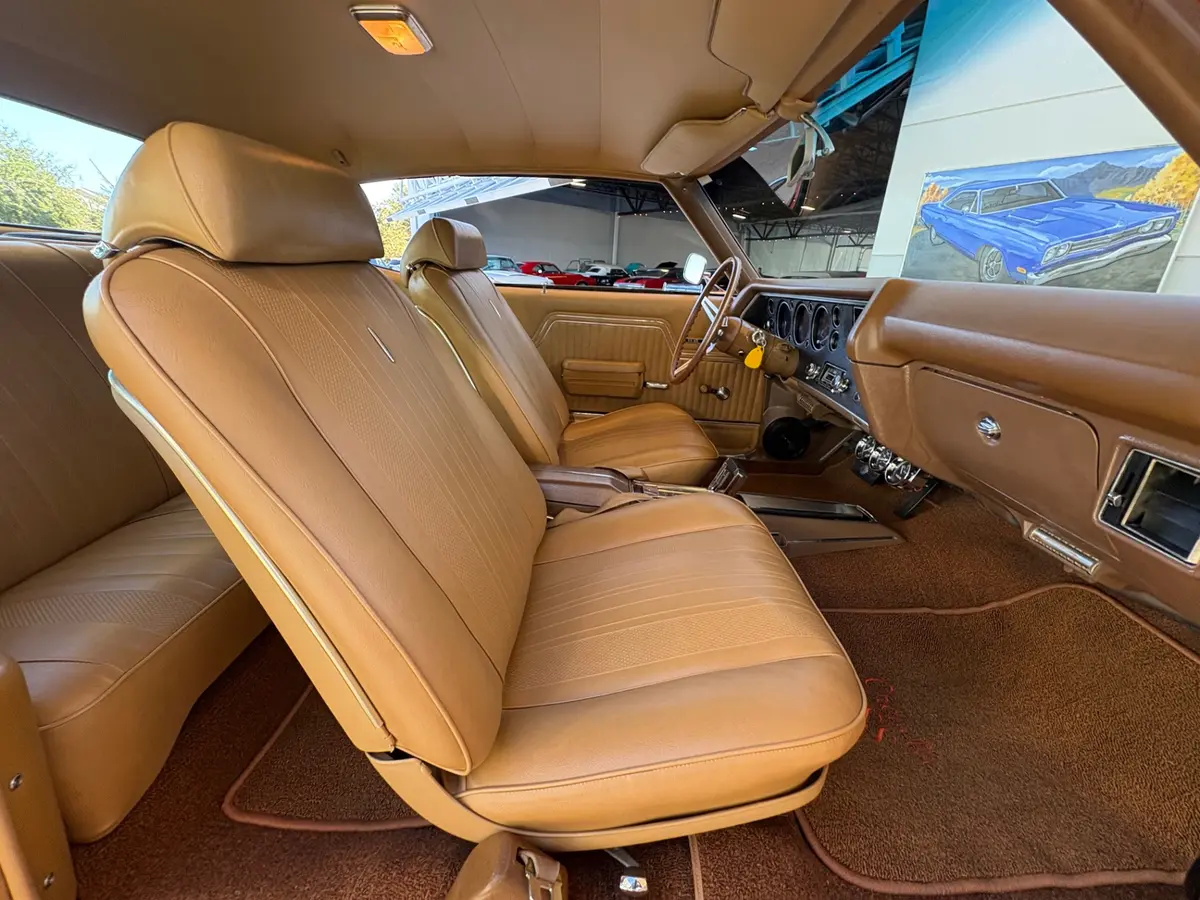Vehicle photo 40