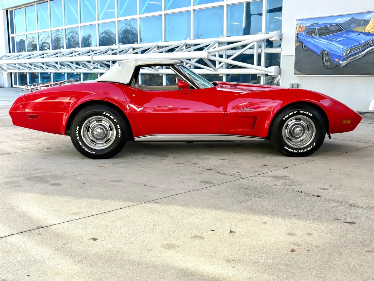 Vehicle photo 22
