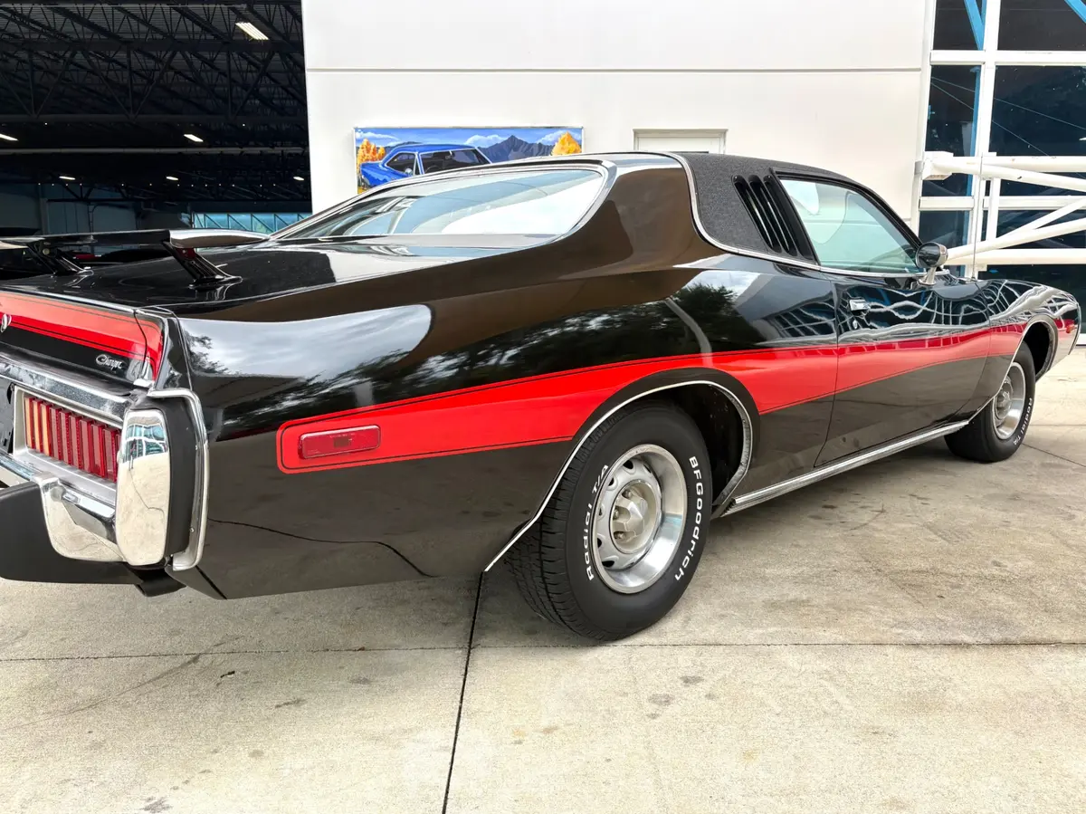 Vehicle photo 16