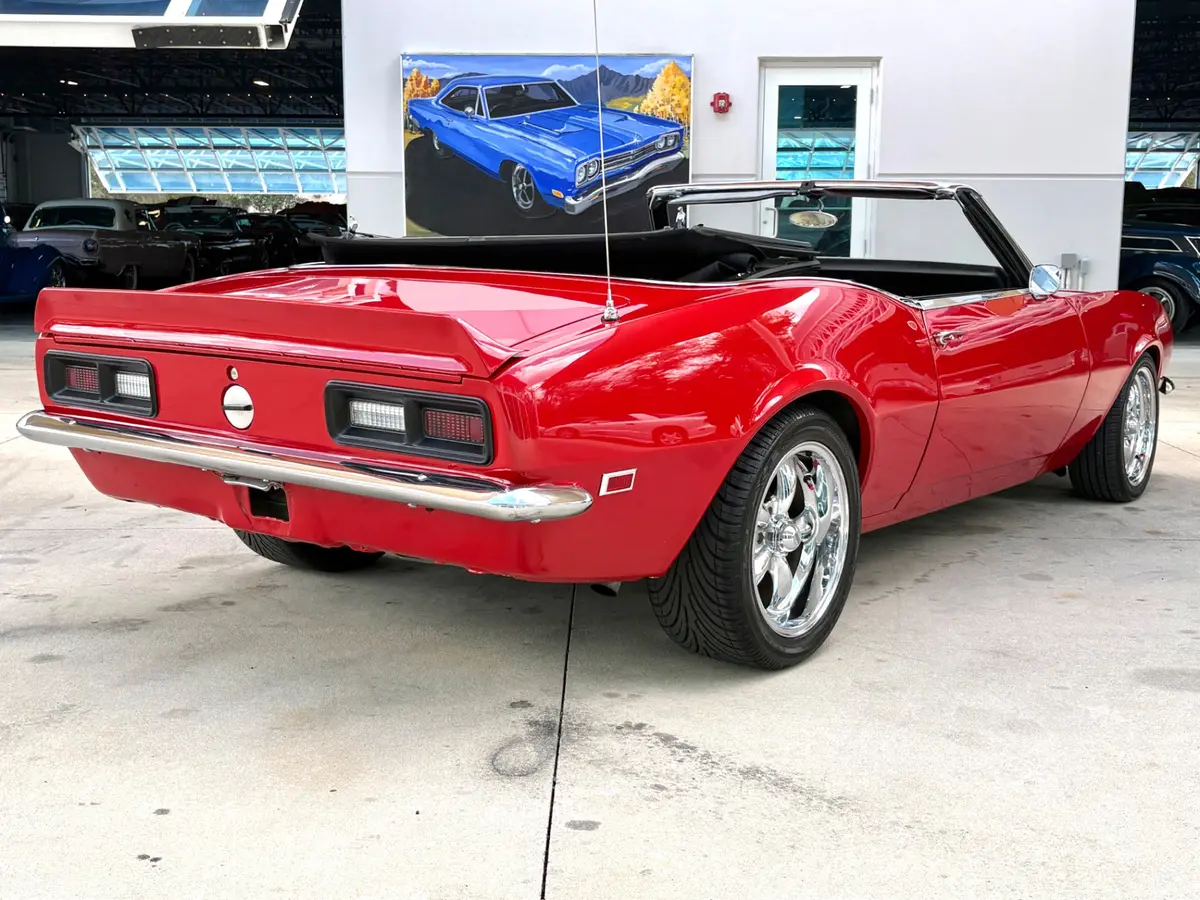 Vehicle photo 6