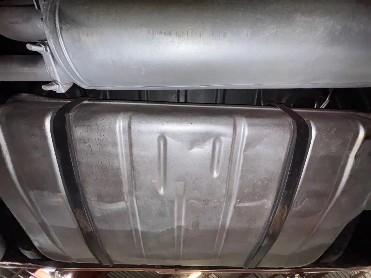 Vehicle photo 52