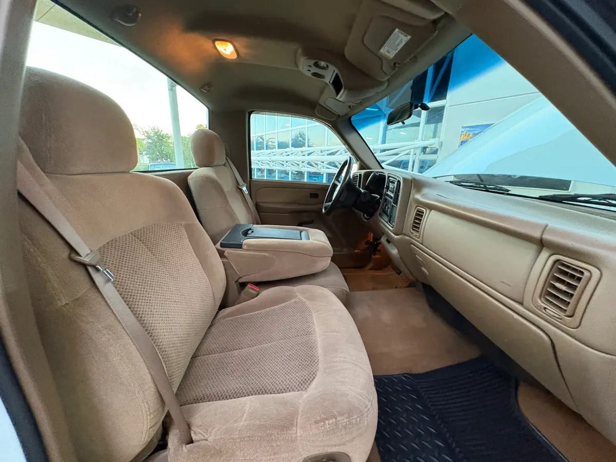 Vehicle photo 40