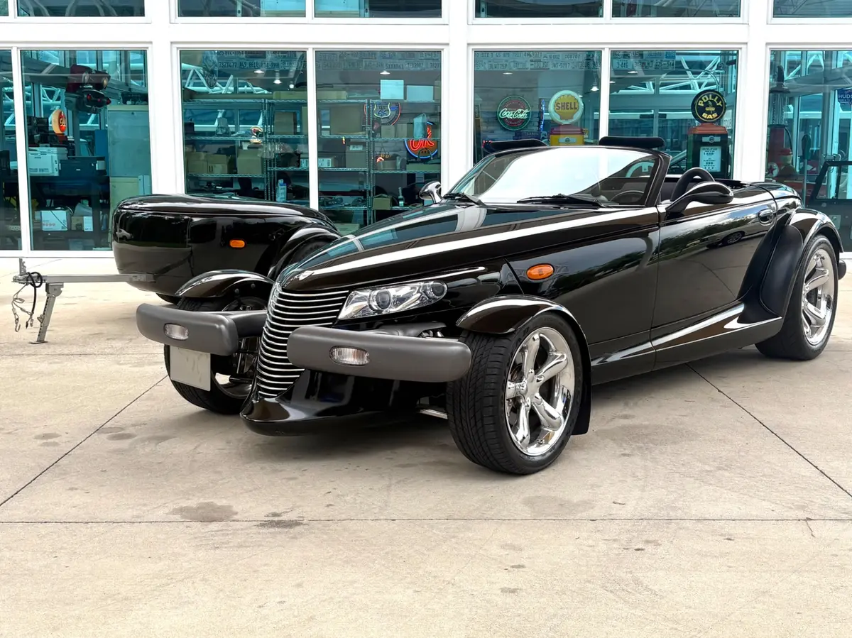 Vehicle photo 33