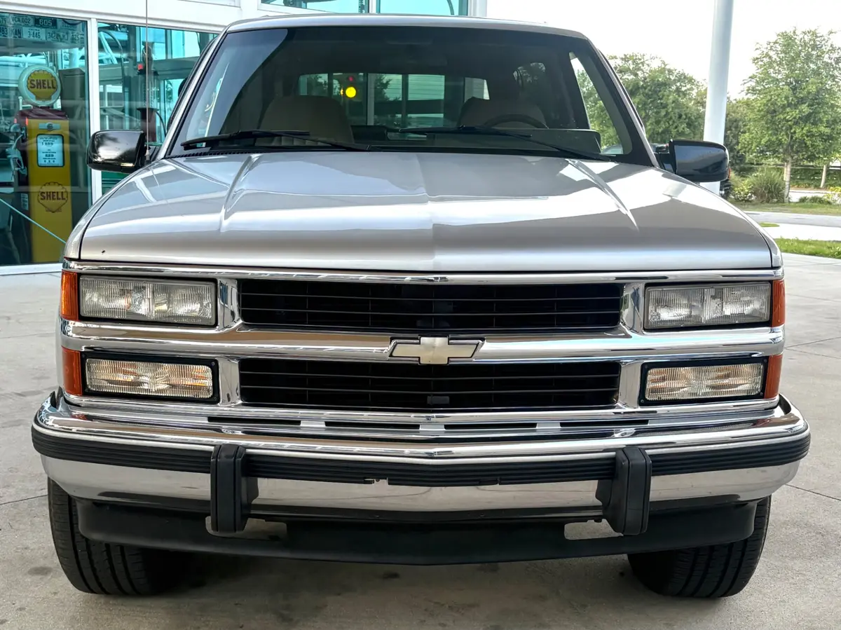 Vehicle photo 2