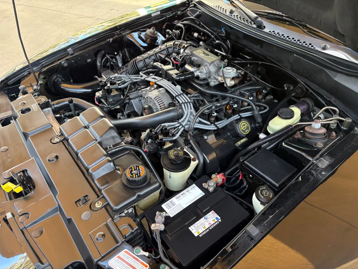 Vehicle photo 28