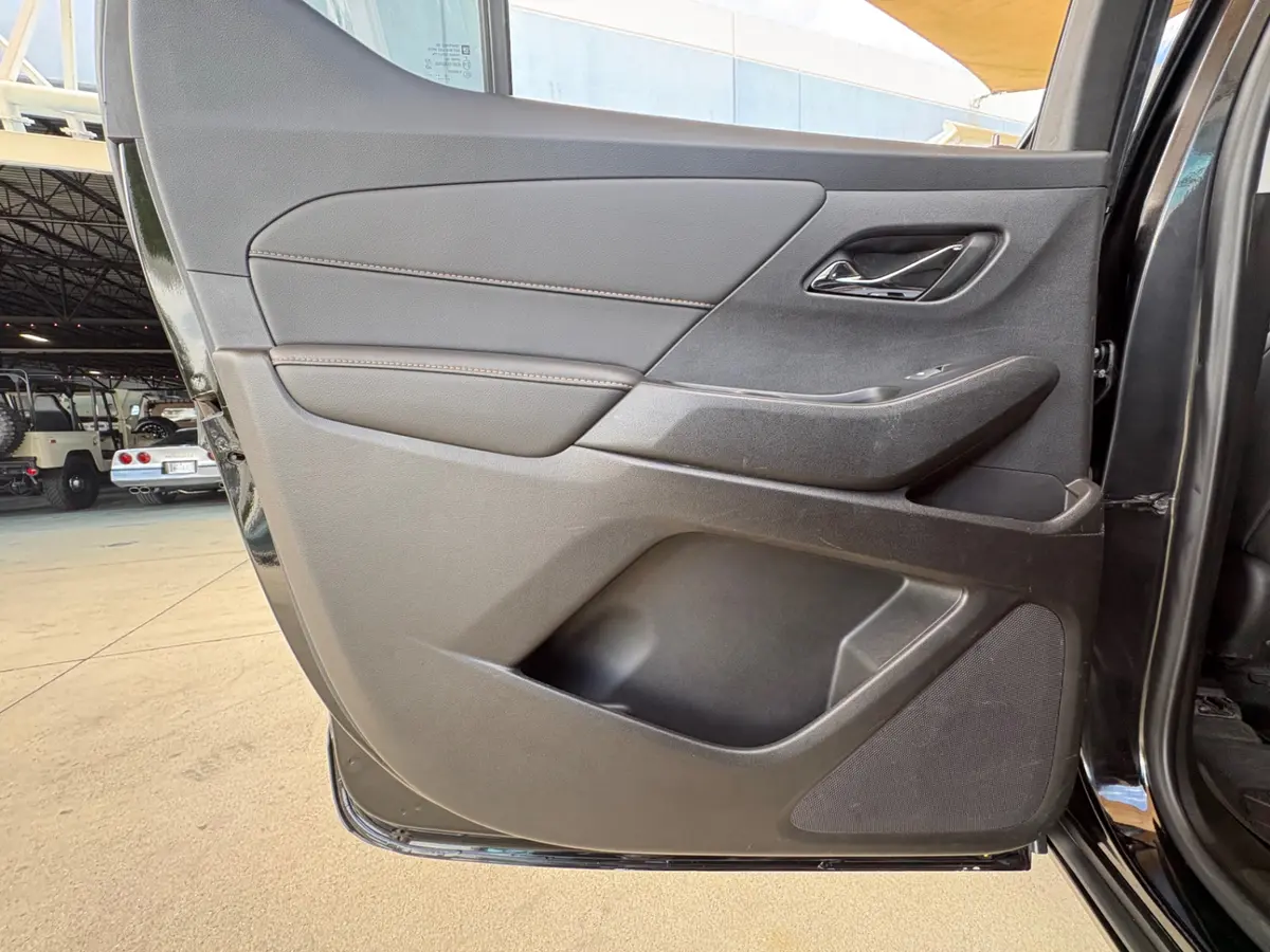 Vehicle photo 35