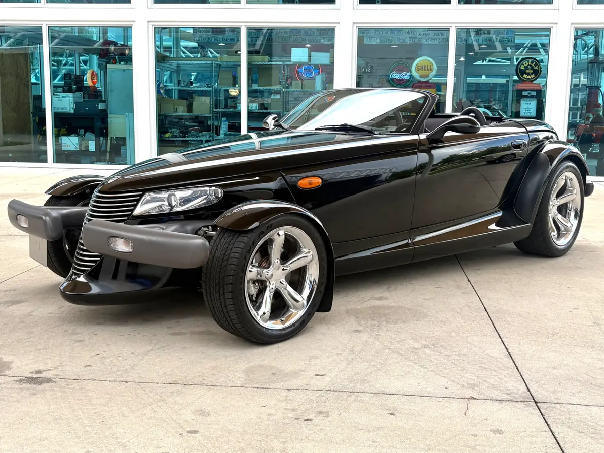 Vehicle photo 11