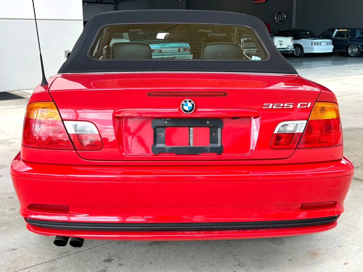 Vehicle photo 22
