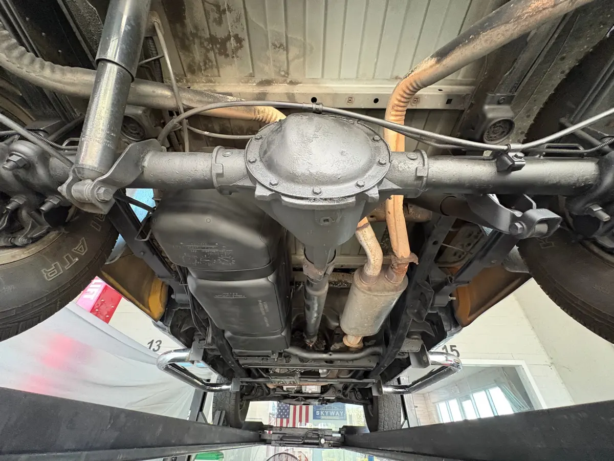 Vehicle photo 41