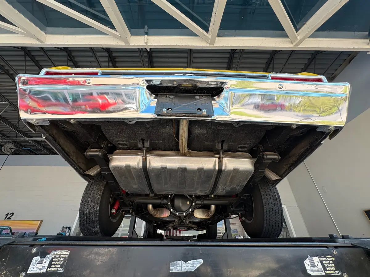 Vehicle photo 52