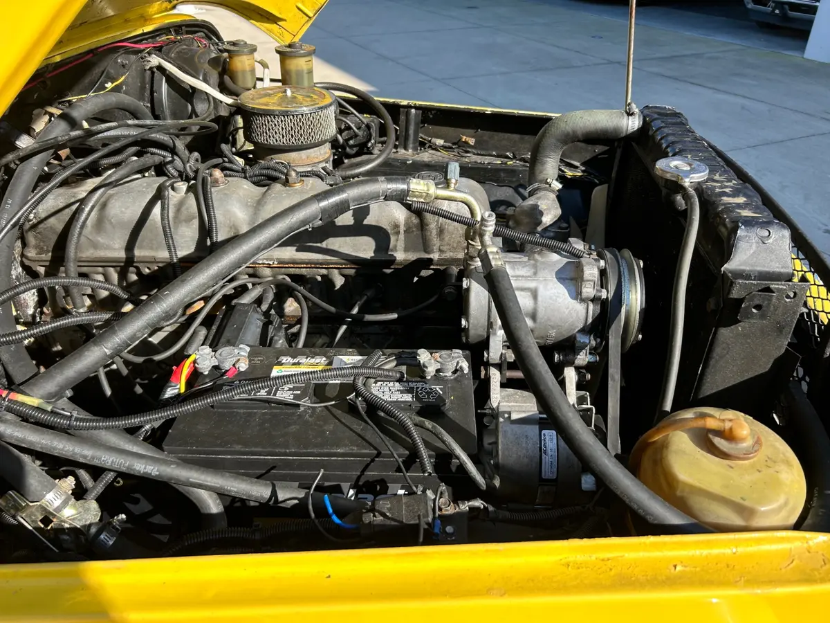 Vehicle photo 18