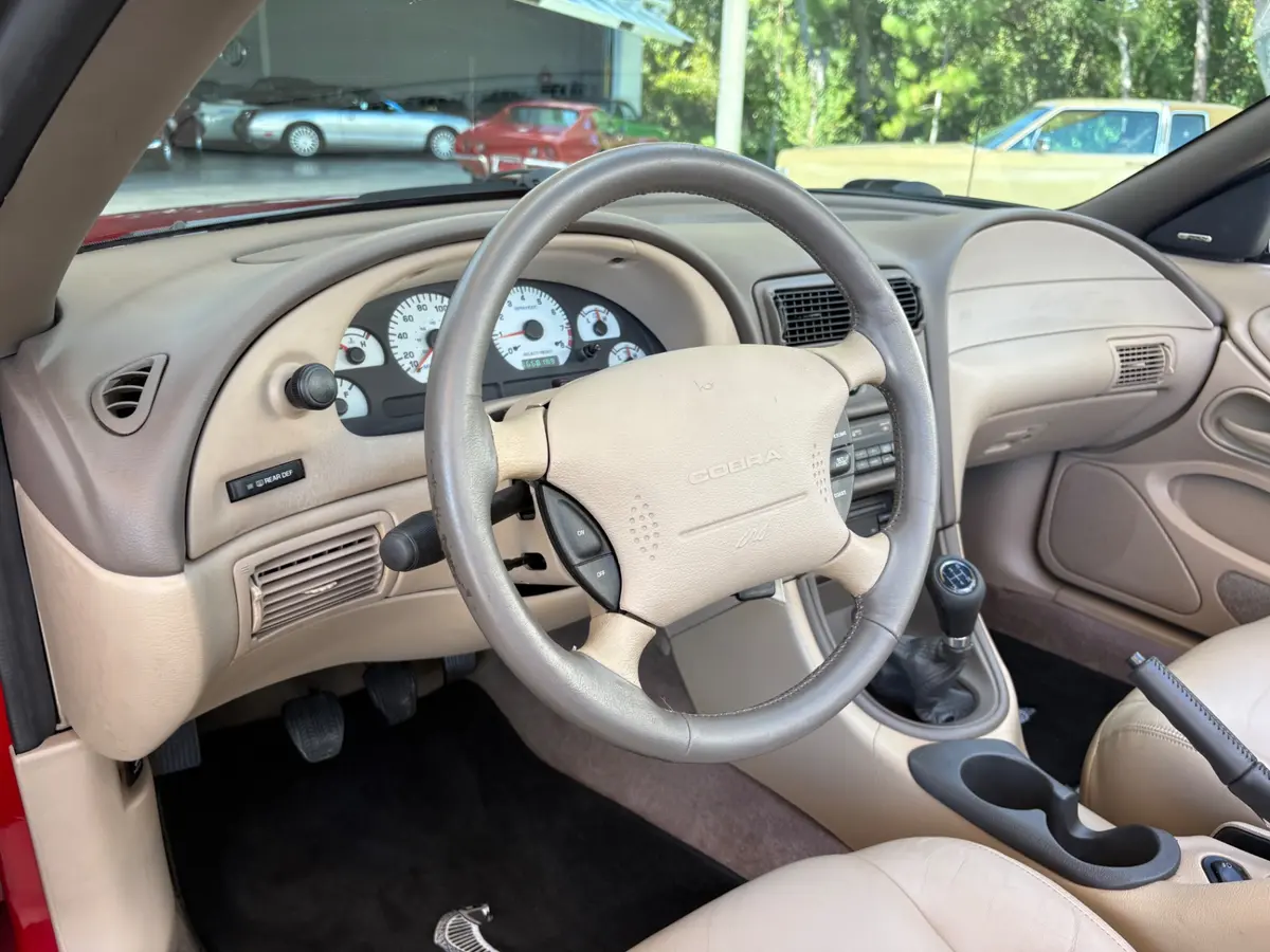 Vehicle photo 38