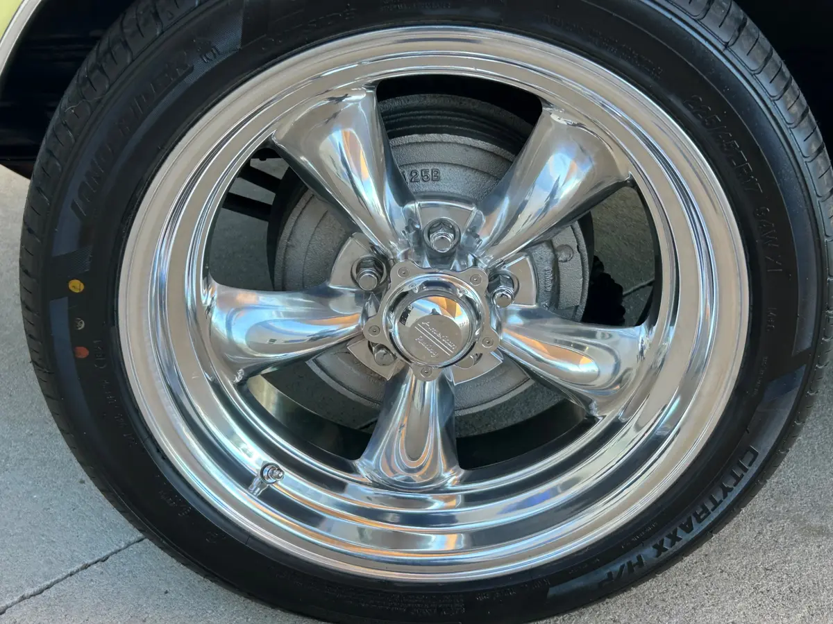 Vehicle photo 16