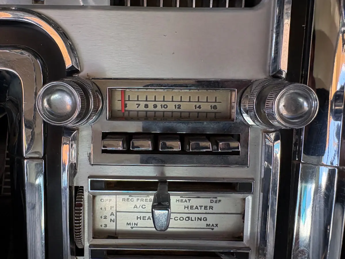Vehicle photo 42