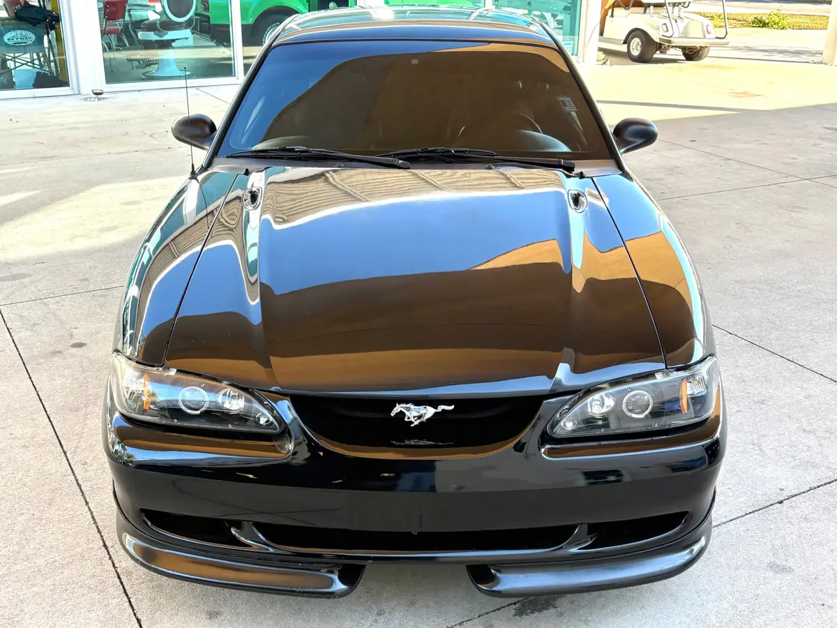 Vehicle photo 3