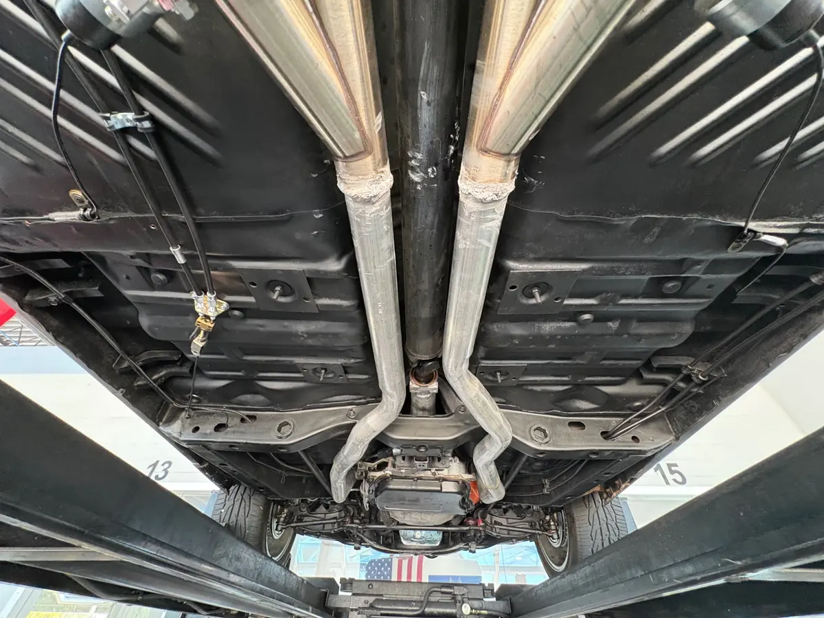 Vehicle photo 52