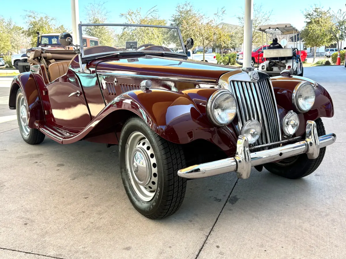 Vehicle photo 4