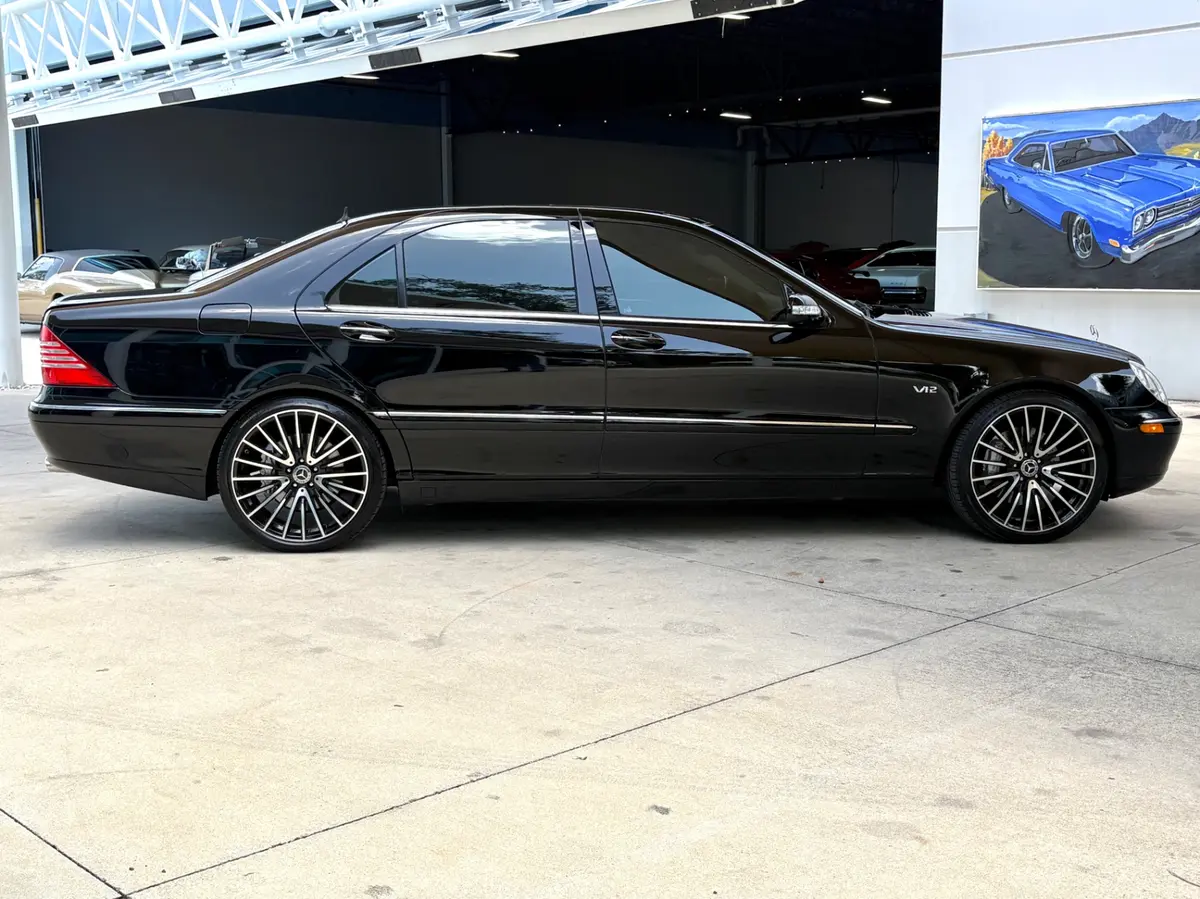 Vehicle photo 5