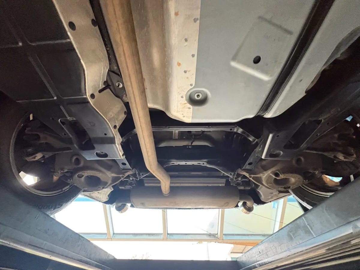 Vehicle photo 62