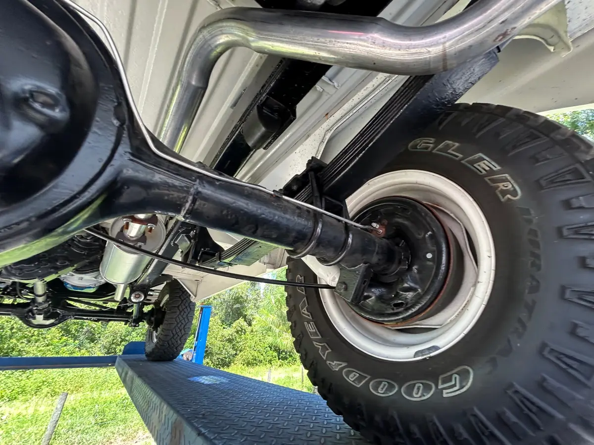 Vehicle photo 41