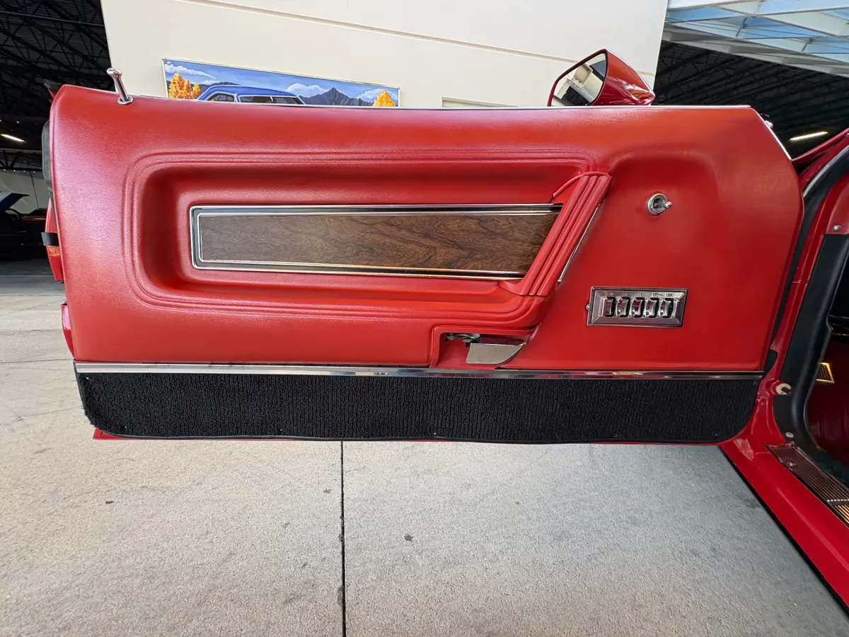 Vehicle photo 31