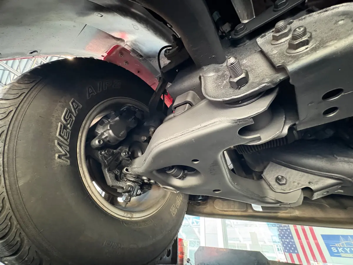 Vehicle photo 46