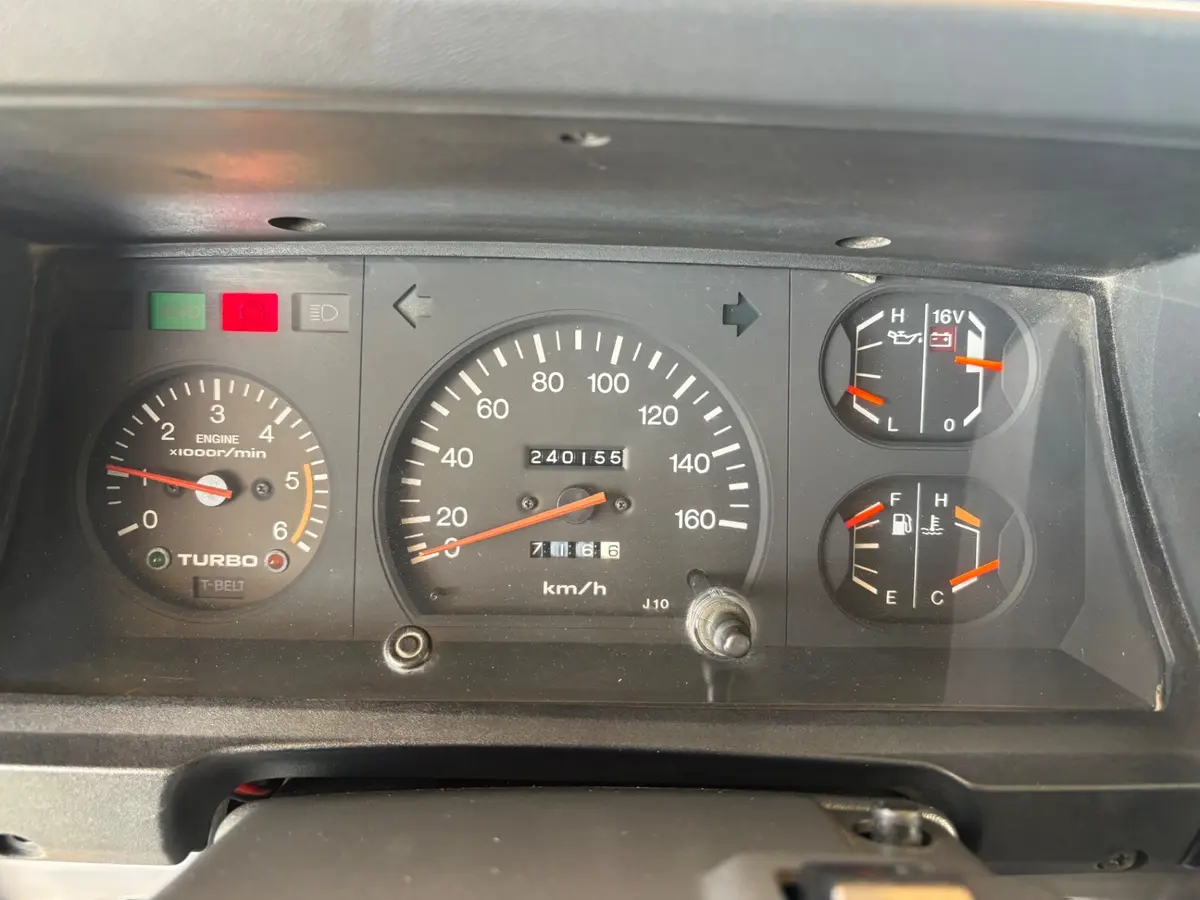 Vehicle photo 38
