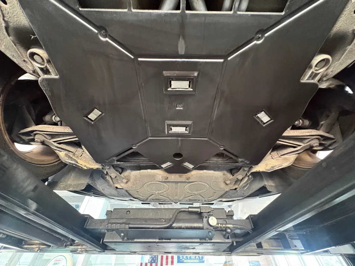 Vehicle photo 47