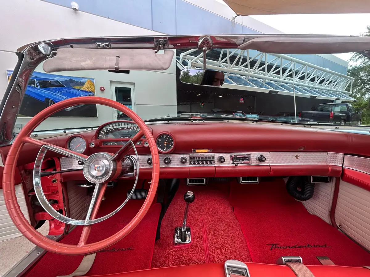 Vehicle photo 35