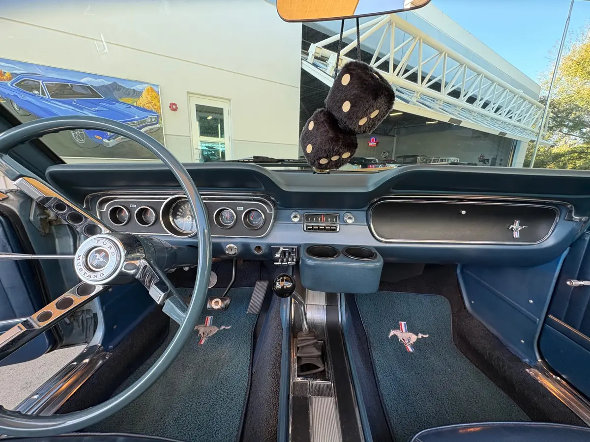 Vehicle photo 41
