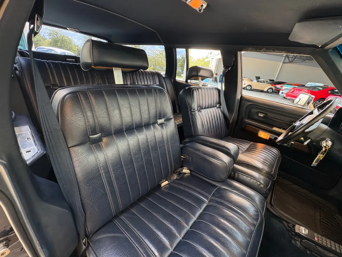 Vehicle photo 48