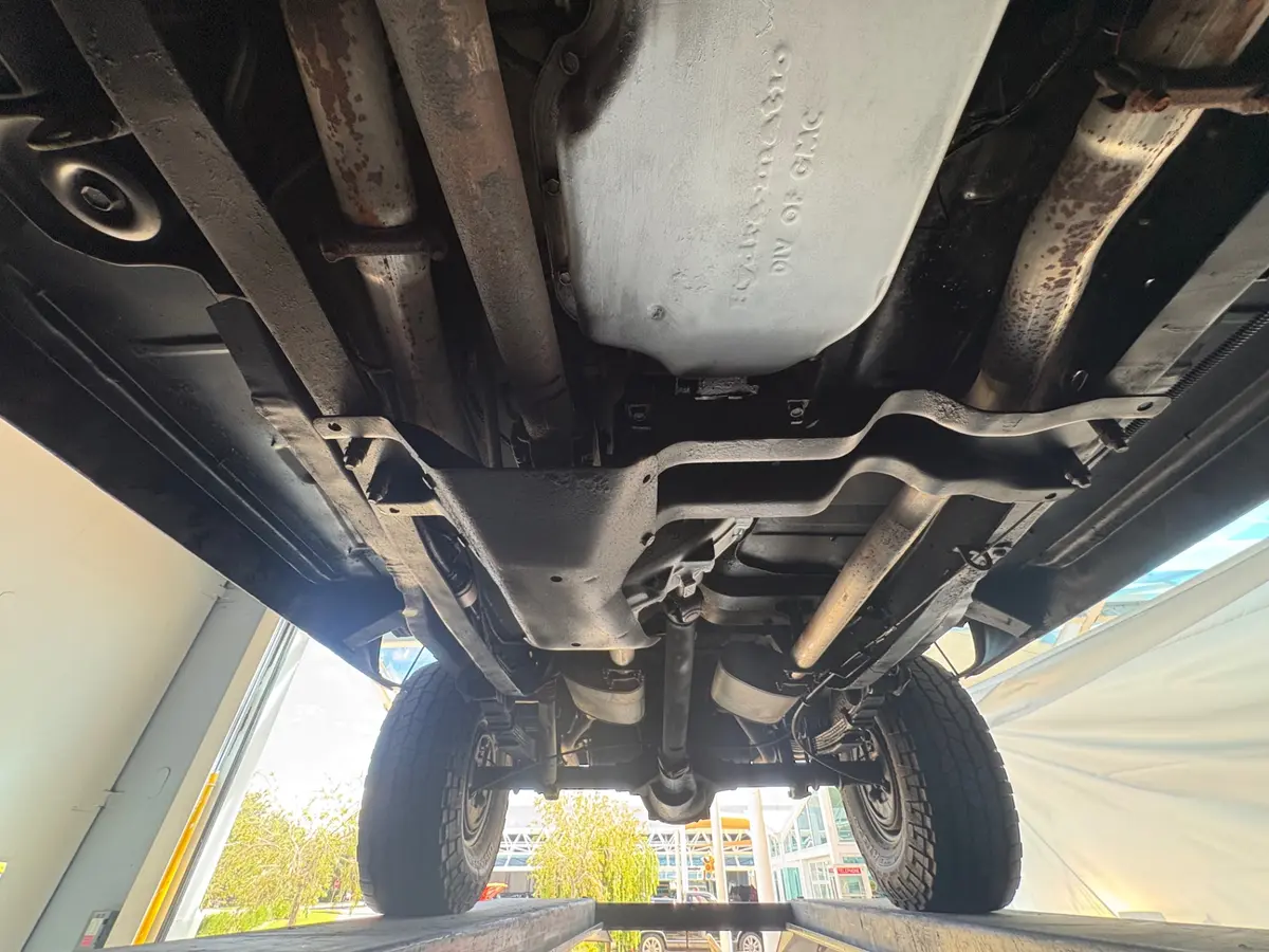 Vehicle photo 54