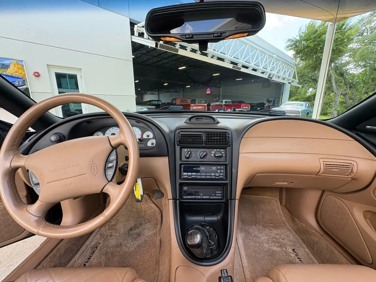 Vehicle photo 41