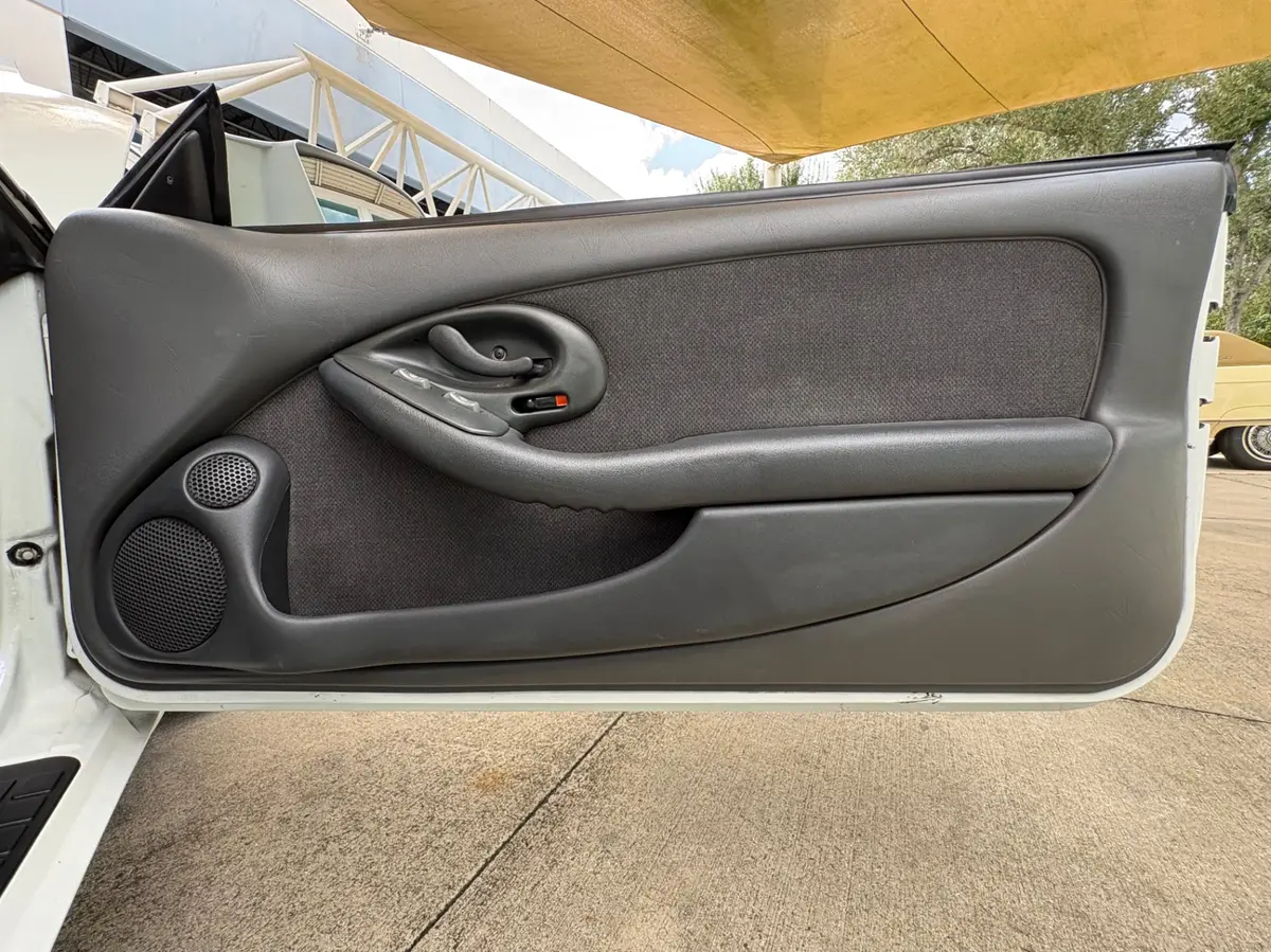 Vehicle photo 39
