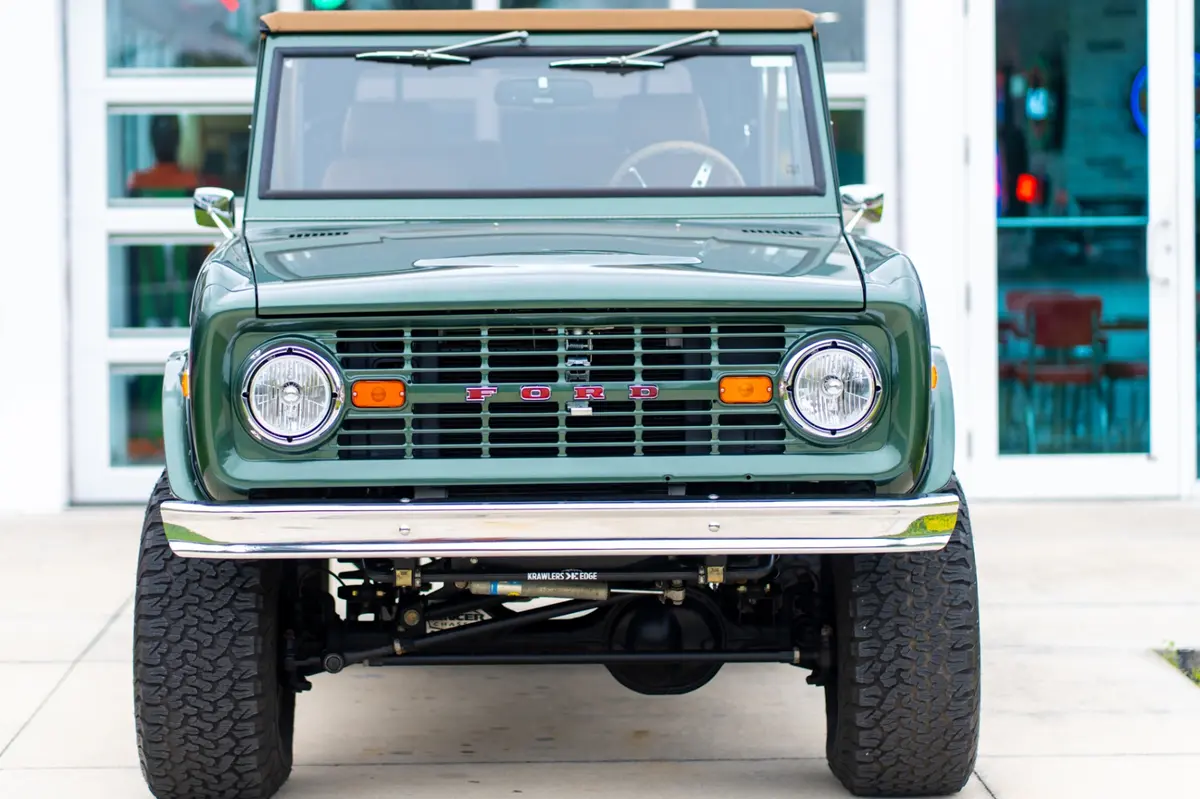 Vehicle photo 5